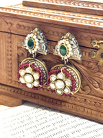 Load image into Gallery viewer, Traditional Kundan & Bead Earrings