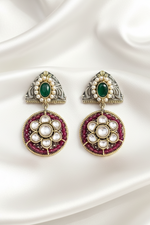 Load image into Gallery viewer, Traditional Kundan & Bead Earrings