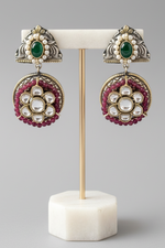 Load image into Gallery viewer, Traditional Kundan & Bead Earrings