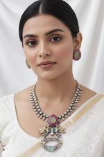 Load image into Gallery viewer, Temple Design Dual-tone Necklace Set