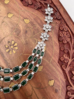 Load image into Gallery viewer, Emerald blossom necklace