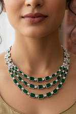 Load image into Gallery viewer, Emerald blossom necklace