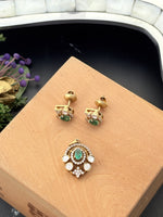 Load image into Gallery viewer, Emerald & Moissanite Pendant Set