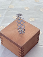 Load image into Gallery viewer, Floral Motif expandable Silver Kada