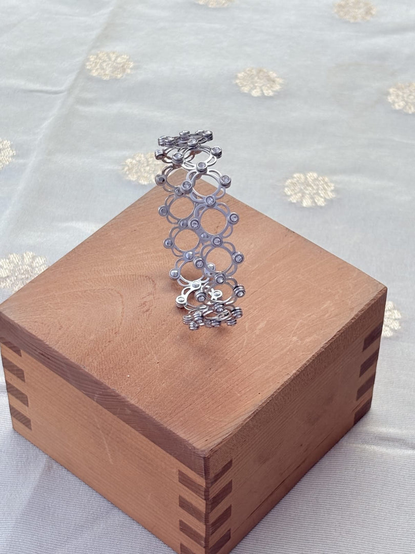 Floral Motif expandable Silver Kada