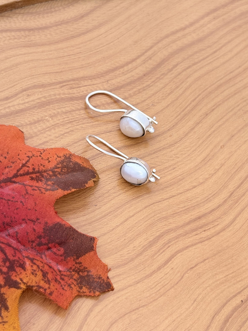 Silver Pearl Drop Earrings 🤍