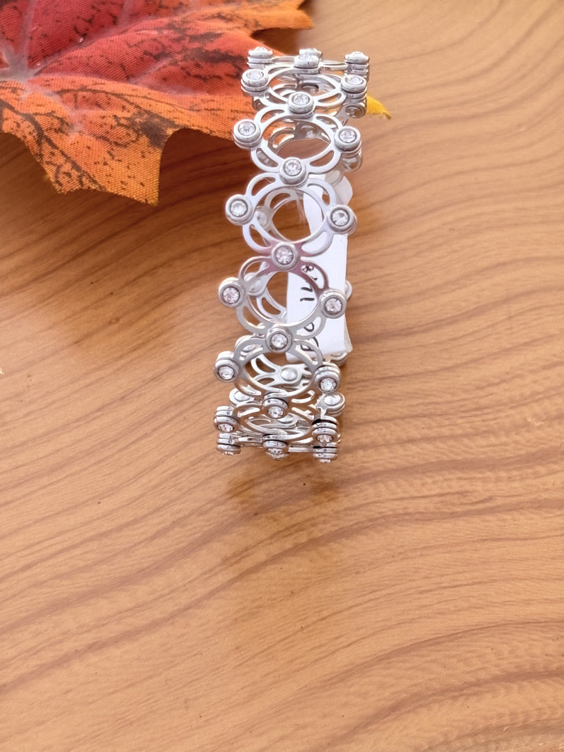 Floral Motif expandable Silver Kada