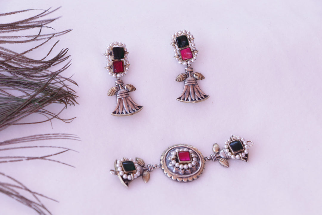 Dual Tone Kemp Stone Pendant Set