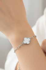 Load image into Gallery viewer, Silver Clover Link Bracelet