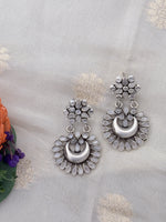 Load image into Gallery viewer, Polki Crescent Moon Earrings
