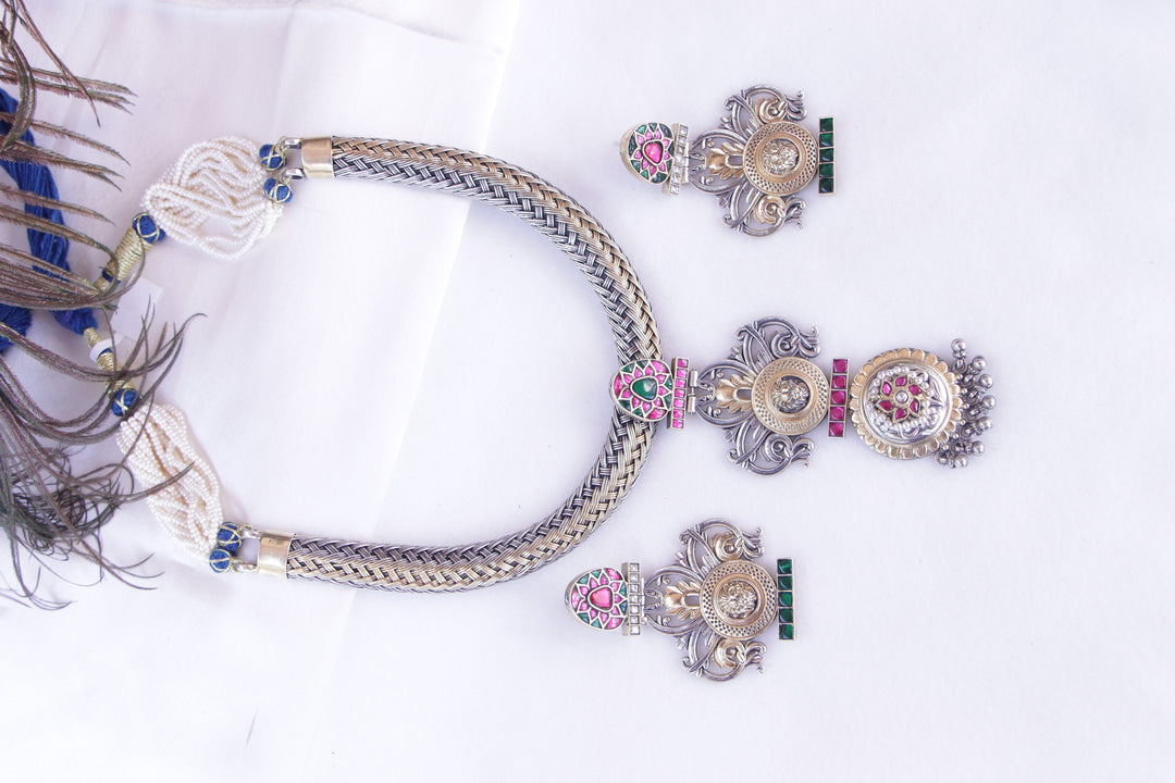 Sturdy woven chain long necklace