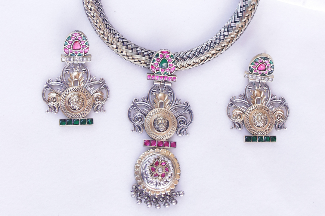 Sturdy woven chain long necklace