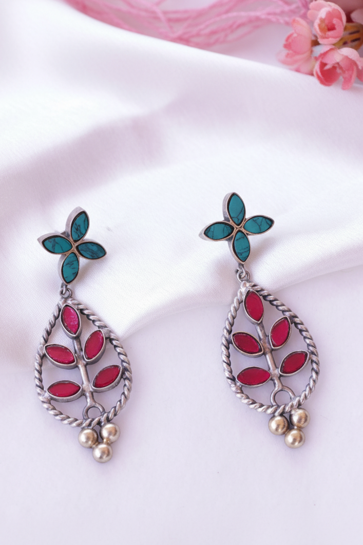 Leaf Motif Enamel Earrings
