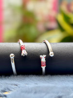 Load image into Gallery viewer, Traditional silver baby kada
