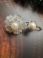 Load image into Gallery viewer, Pearl Petal Bloom Brooch
