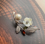 Load image into Gallery viewer, Crystal Leaf Pearl Bloom Brooch
