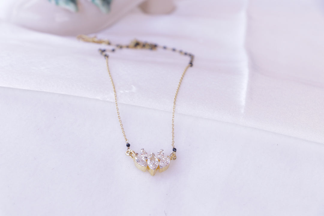 Leaf Cluster Moissanite Mangalsutra