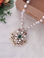 Load image into Gallery viewer, Peacock Emerald Kundan Pendant
